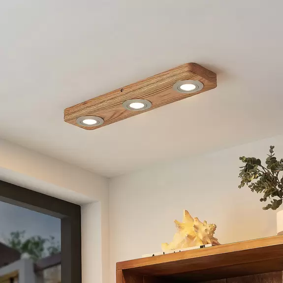 Lampenwelt Lindby Mikari LED-Deckenleuchte aus Holz, 3-fl Blitzangebot