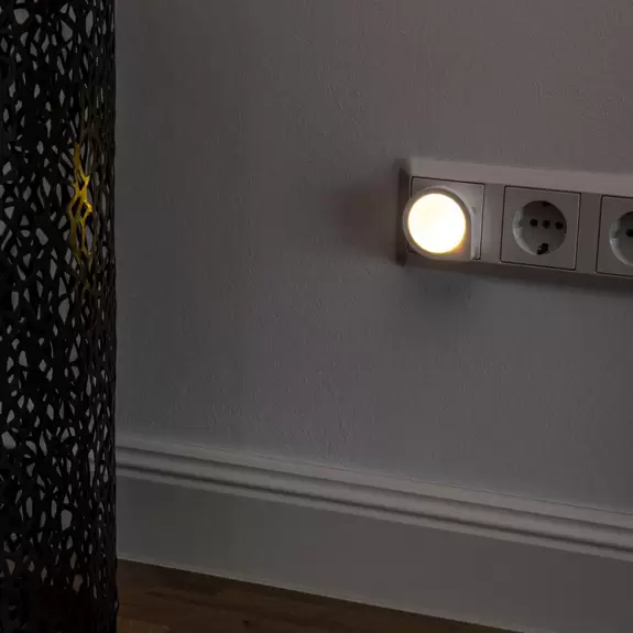 Lampenwelt LED-Steckdosenlampe Nachtlicht Luna Sensor Jubiläumsangebot