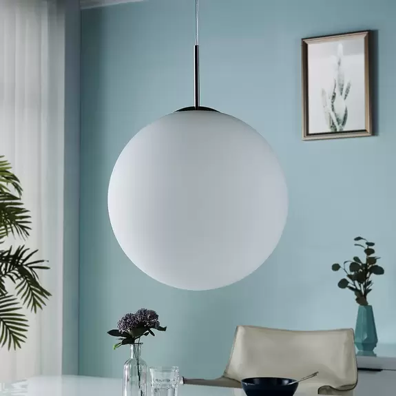 Lampenwelt Kugel-Hängeleuchte Marike aus Opalglas, 40 cm Begrenztes Angebot