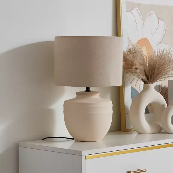 Lampenwelt Lindby Tischleuchte Thalassia, beige, Ø 30 cm, Keramik JETZT KAUFEN