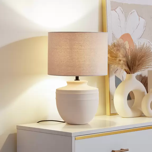 Lampenwelt Lindby Tischleuchte Thalassia, beige, Ø 30 cm, Keramik JETZT KAUFEN