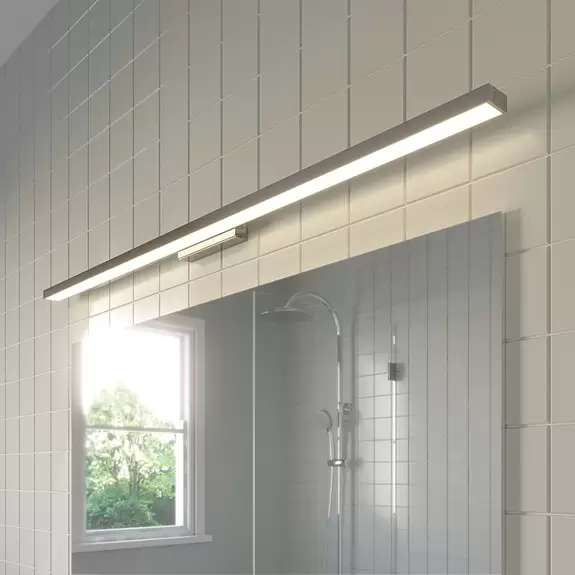 Lampenwelt Lindby Alenia LED-Bad- und Spiegelleuchte, 120 cm, chrom Letzte 2 Tage