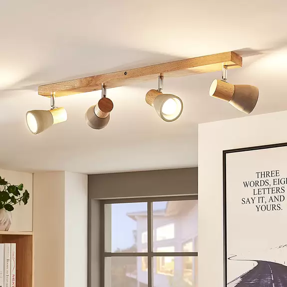 Lampenwelt Lindby Strahler Filiz, 4-flammig, 77 cm lang, Holz, Beton Bis zu 60% Rabatt
