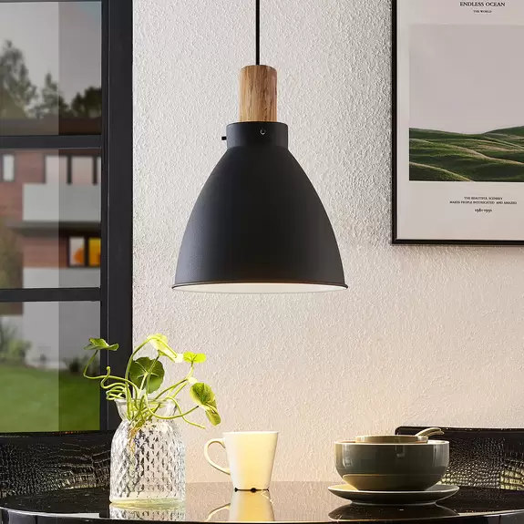 Lampenwelt Lindby Hängeleuchte Trebale, 1-flammig, E27, Eisen, Holz 50% Rabatt für begrenzte Zeit