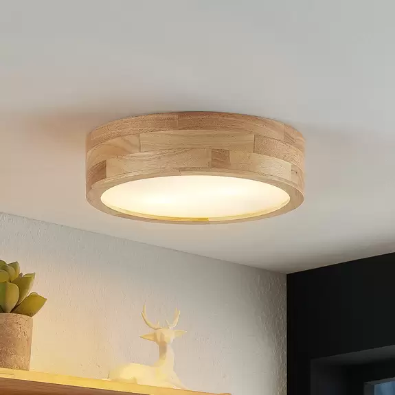 Lampenwelt Lindby Tanju Deckenleuchte, Eichenholz, Ø 30 cm Saisonschlussverkauf