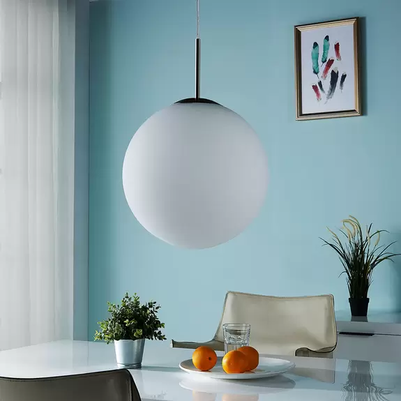 Lampenwelt Kugel-Hängeleuchte Marike aus Opalglas, 35 cm Letzte 3 Tage
