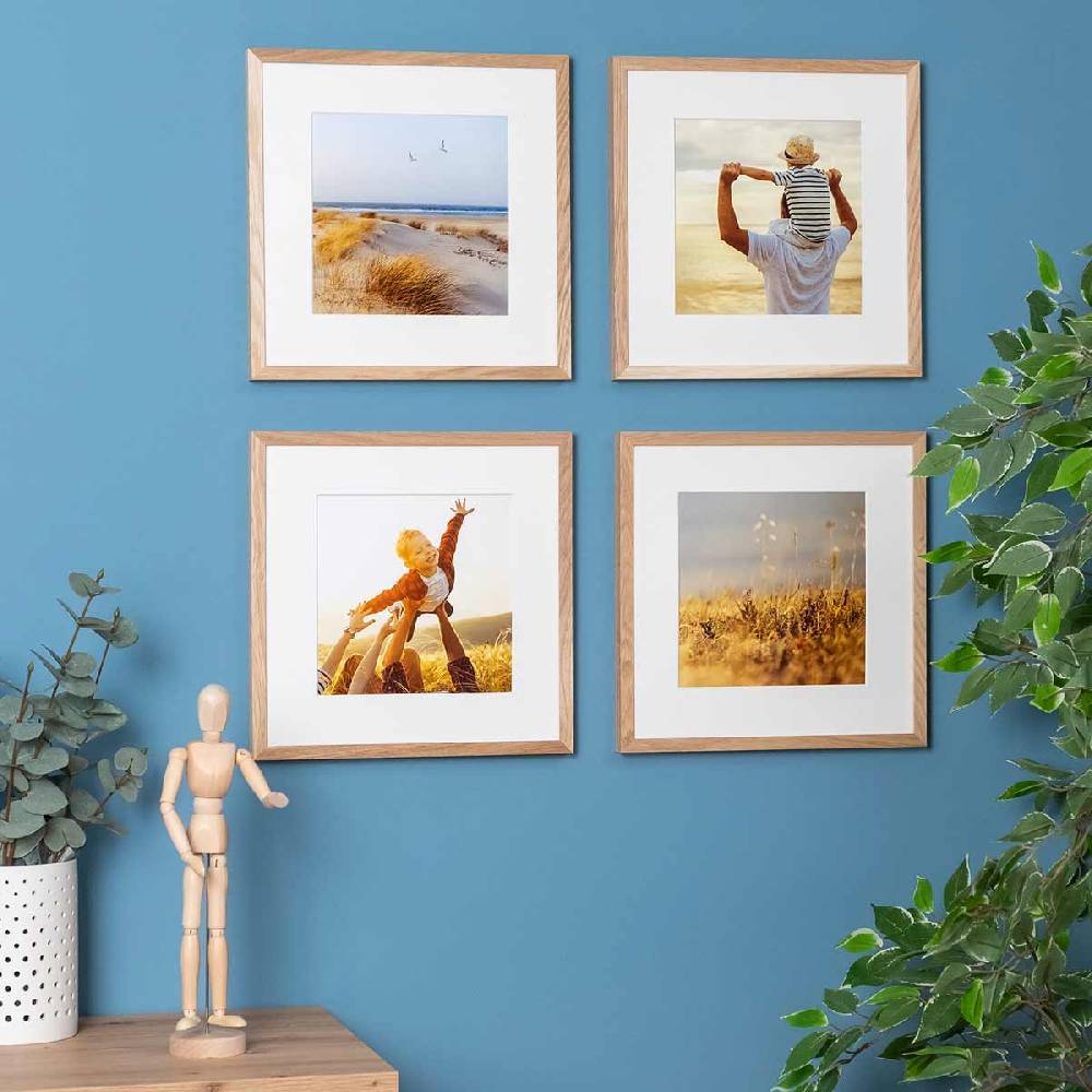Photolini 4er Bilderrahmen-Set Eiche 30x30 cm mit Passepartout Massivholz mit Acrylglasscheibe
