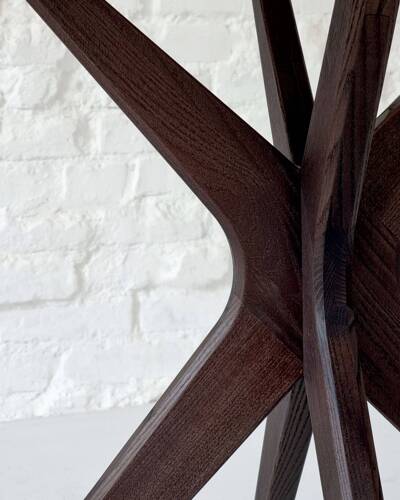 Ragaba JUBI BOLD round dining table available in different sizes oak Neueste Mode
