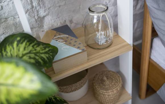 Ragaba ASHME Ladder Shelf 45x35x180cm - Ashwood Shelves / White Exklusivangebot