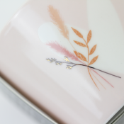 Schöner Leben Tasse mit Goldveredelung Herz Strauß rosa gold 420ml von Grafik Werkstatt Online