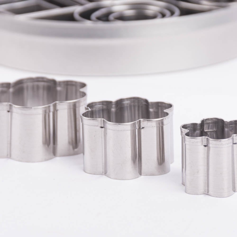 Schöner Leben 24er Set Ausstecher aus Metall für Deko 8 verschiedene Formen je 3 Stück 2-4cm von Rayher 50% Rabatt mit kostenlosem Versand