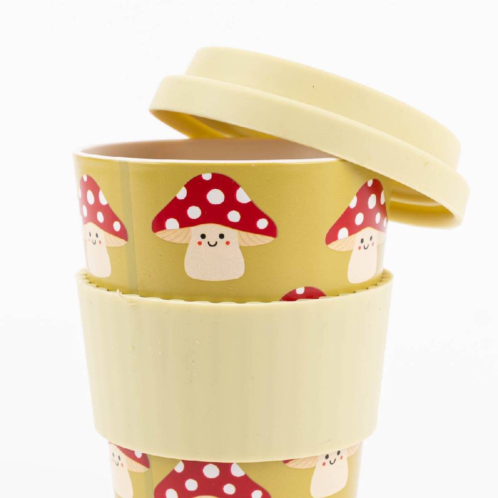 Schöner Leben To go Becher aus recycelten PET Flaschen Fliegenpilz grün rot weiß 400ml von Sass & Belle 50% Rabatt für begrenzte Zeit